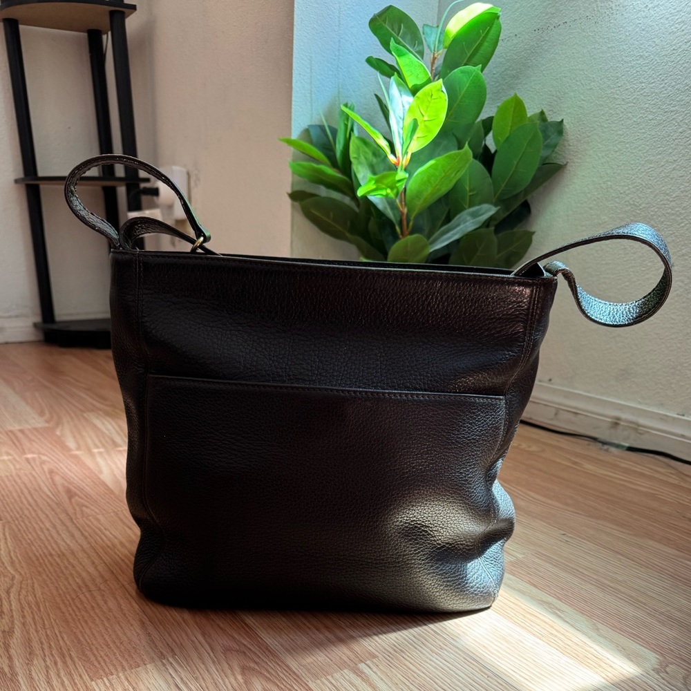Dark Brown leather Coach shoulder bag with gold hardware